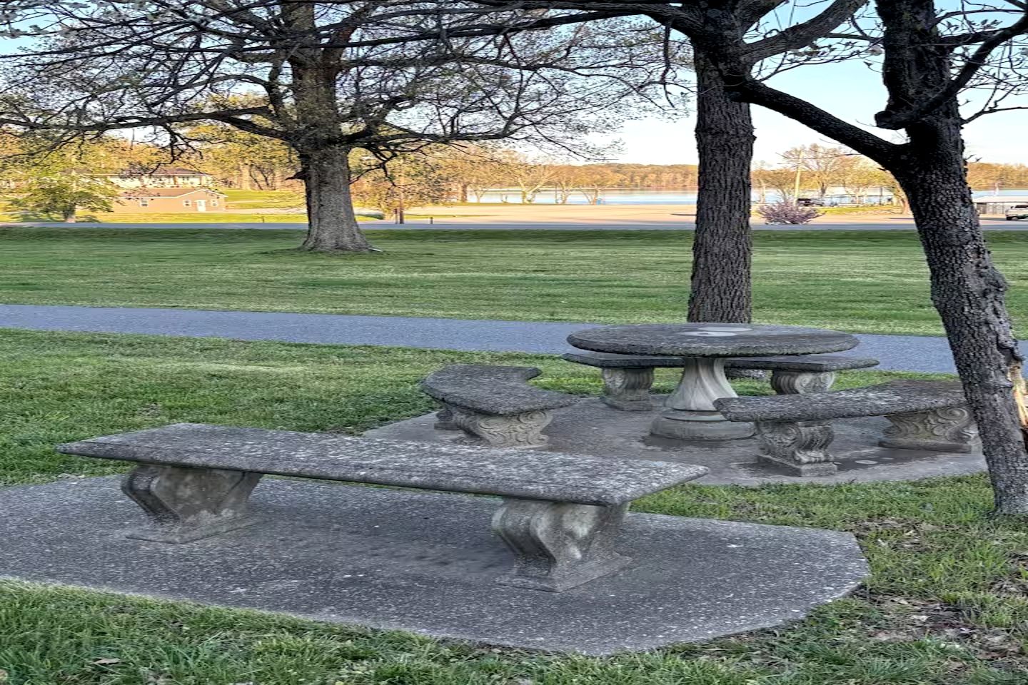 Classic Lakeside Estate Stay with Cozy Living Spaces & Outdoor Adventures in Kuttawa, Kentucky