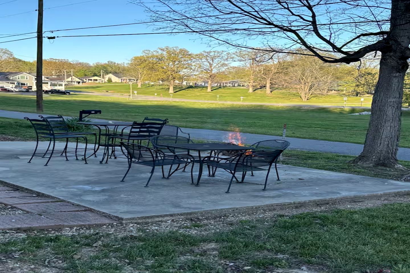 Classic Lakeside Estate Stay with Cozy Living Spaces & Outdoor Adventures in Kuttawa, Kentucky