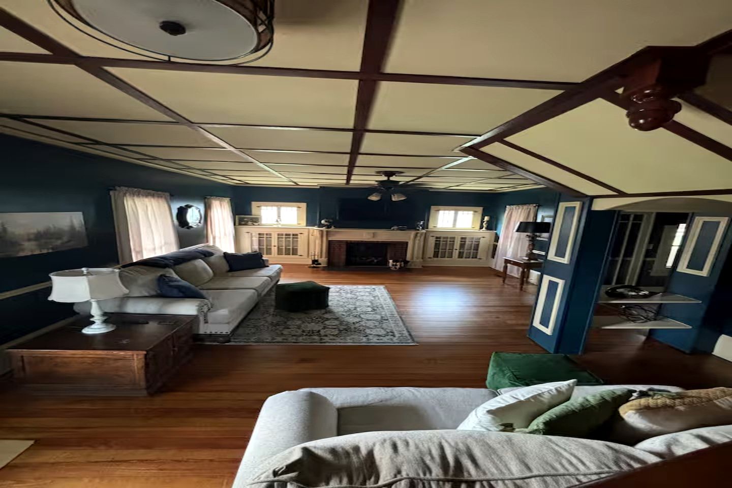 Classic Lakeside Estate Stay with Cozy Living Spaces & Outdoor Adventures in Kuttawa, Kentucky