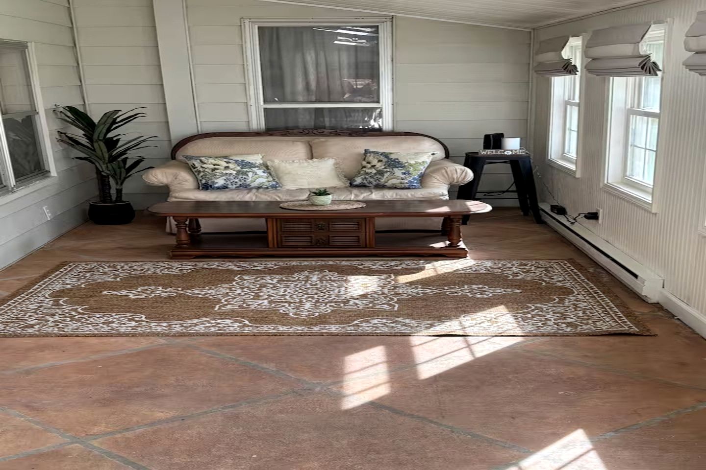 Classic Lakeside Estate Stay with Cozy Living Spaces & Outdoor Adventures in Kuttawa, Kentucky