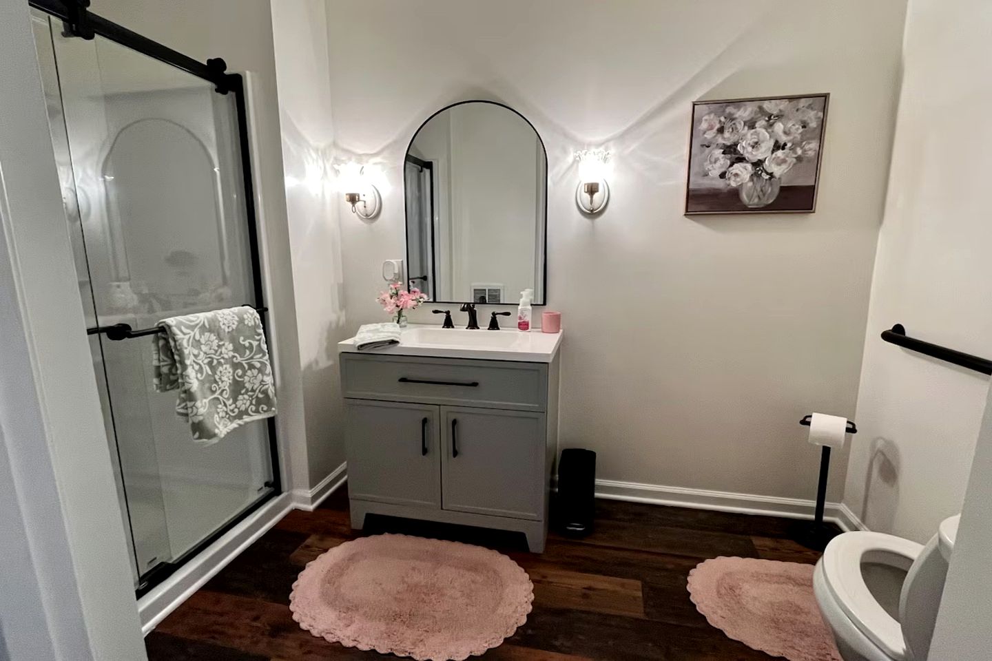 Classic Lakeside Estate Stay with Cozy Living Spaces & Outdoor Adventures in Kuttawa, Kentucky