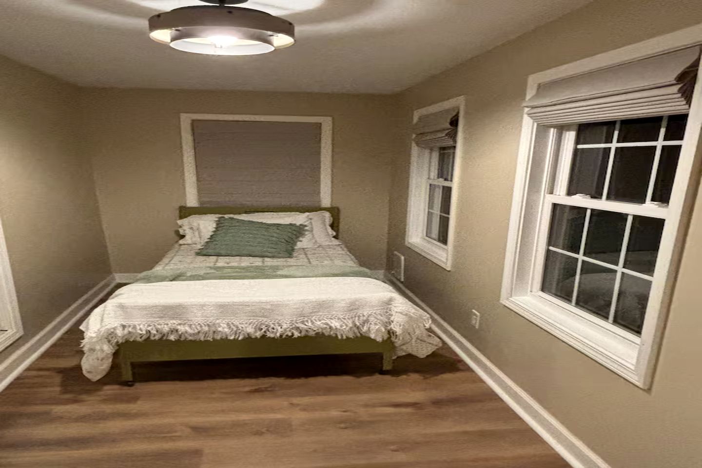 Classic Lakeside Estate Stay with Cozy Living Spaces & Outdoor Adventures in Kuttawa, Kentucky