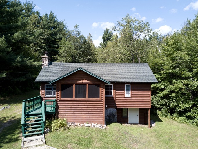 Cabins (United States of America, Wilmington, New York)