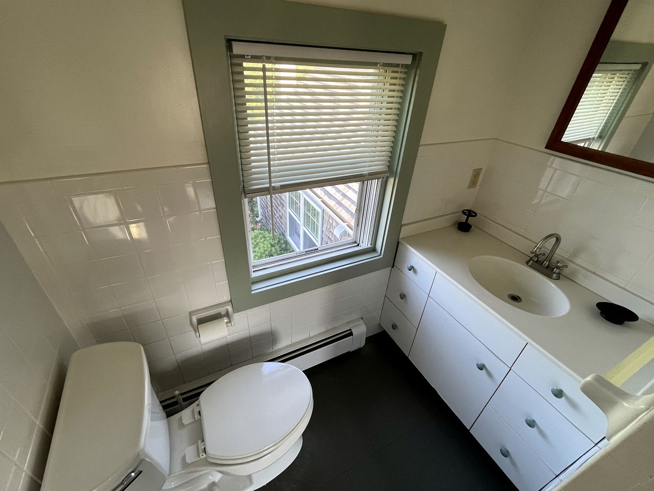 Chic Rustic Cottage Overlooking the Vines with Gorgeous Views on Block Island, Rhode Island