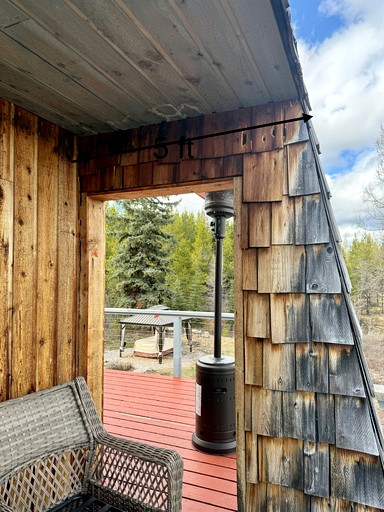 Cabins (United States of America, Polebridge, Montana)