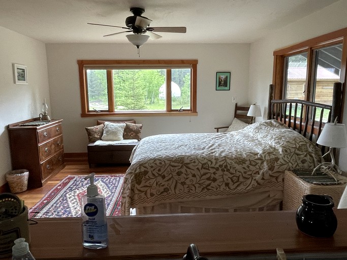 Cabins (United States of America, Polebridge, Montana)