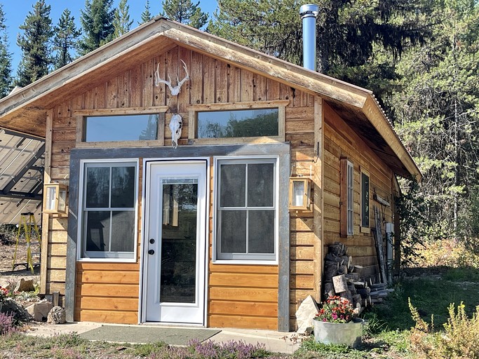 Cabins (United States of America, Polebridge, Montana)