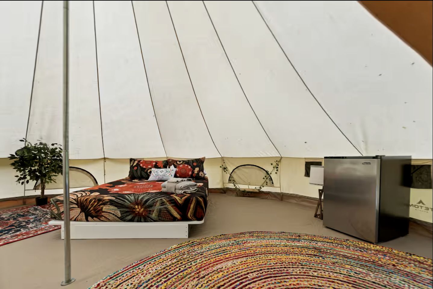 Nature-Forward Glamping Resort with Forest Paths and Meadow Hangouts in Stanton, Kentucky