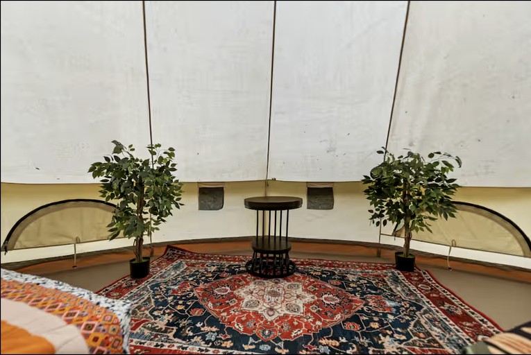 Safari Tents (United States of America, --, --)