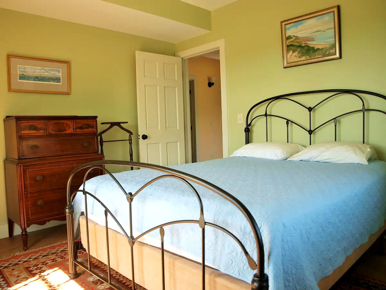 Charming Farmstay Cottage with Vineyard and Ocean Breezes on Block Island, Rhode Island