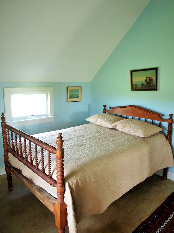 Charming Farmstay Cottage with Vineyard and Ocean Breezes on Block Island, Rhode Island
