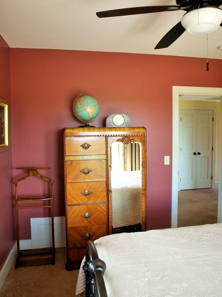 Charming Farmstay Cottage with Vineyard and Ocean Breezes on Block Island, Rhode Island