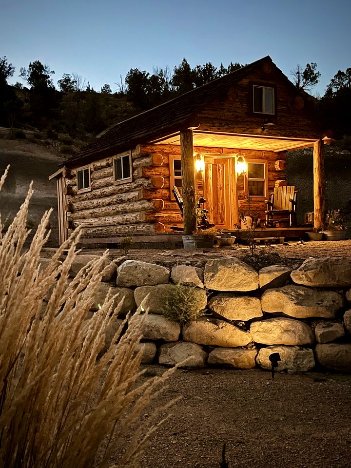 Serene Western Cabin with 23 Private Acres & Stargazing Near Zion National Park, Mount Carmel, Utah