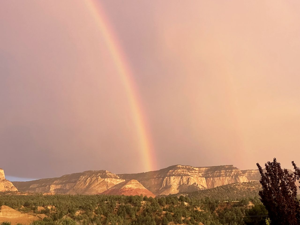Serene Western Cabin with 23 Private Acres & Stargazing Near Zion National Park, Mount Carmel, Utah