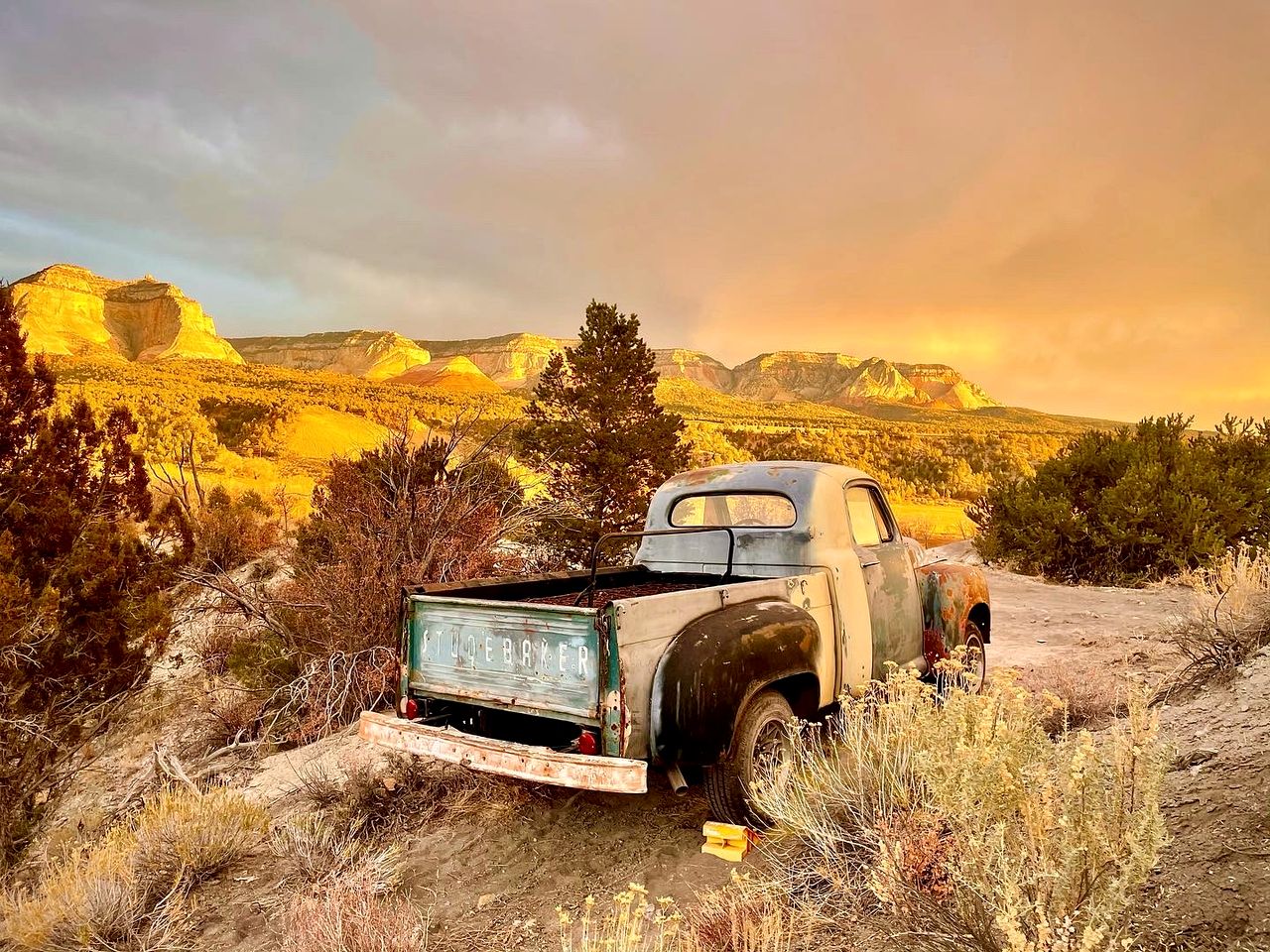 Serene Western Cabin with 23 Private Acres & Stargazing Near Zion National Park, Mount Carmel, Utah