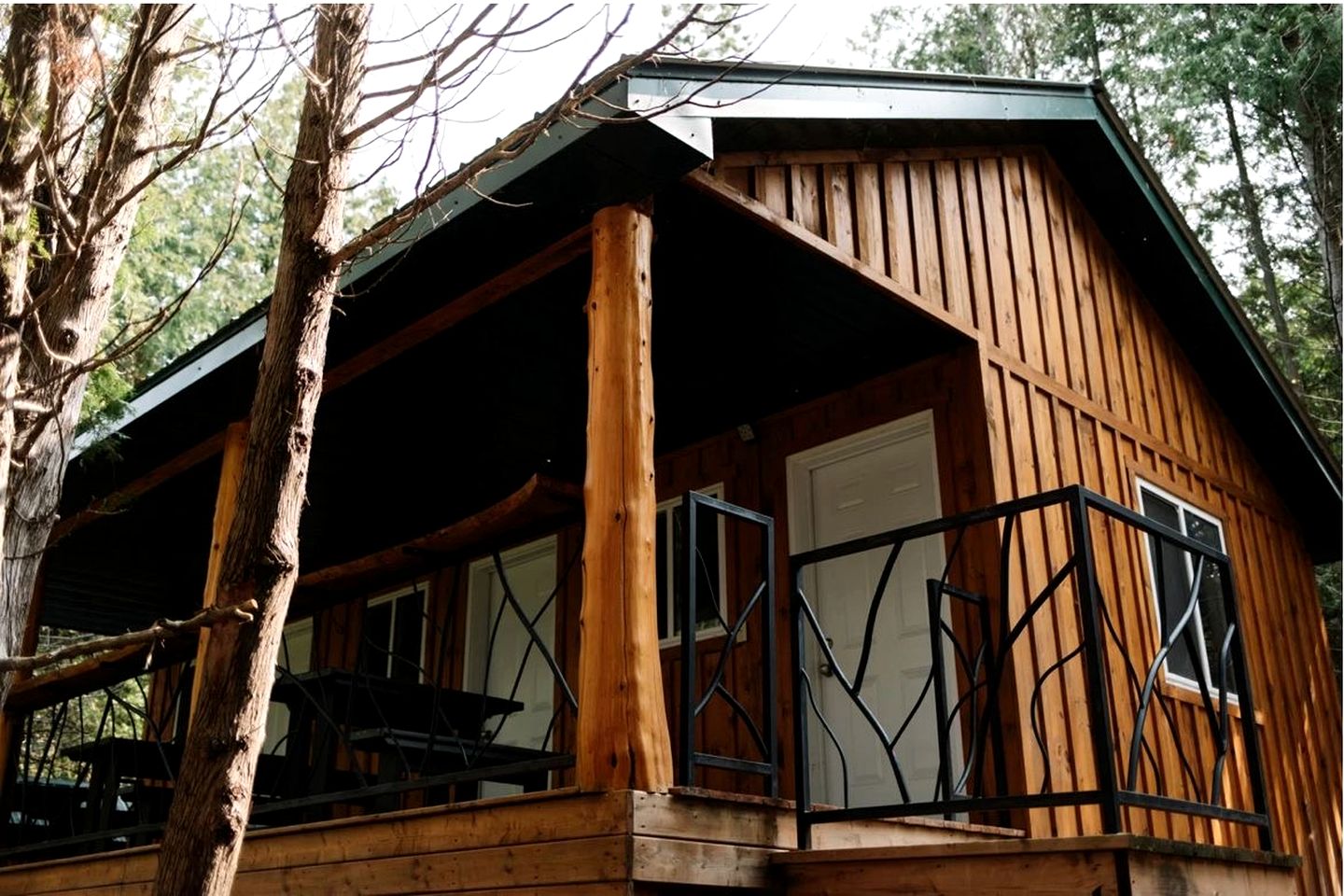 Lakeside Group Cabin with Huge Deck, Fire Pits & Sunset Views in Ontario, Canada