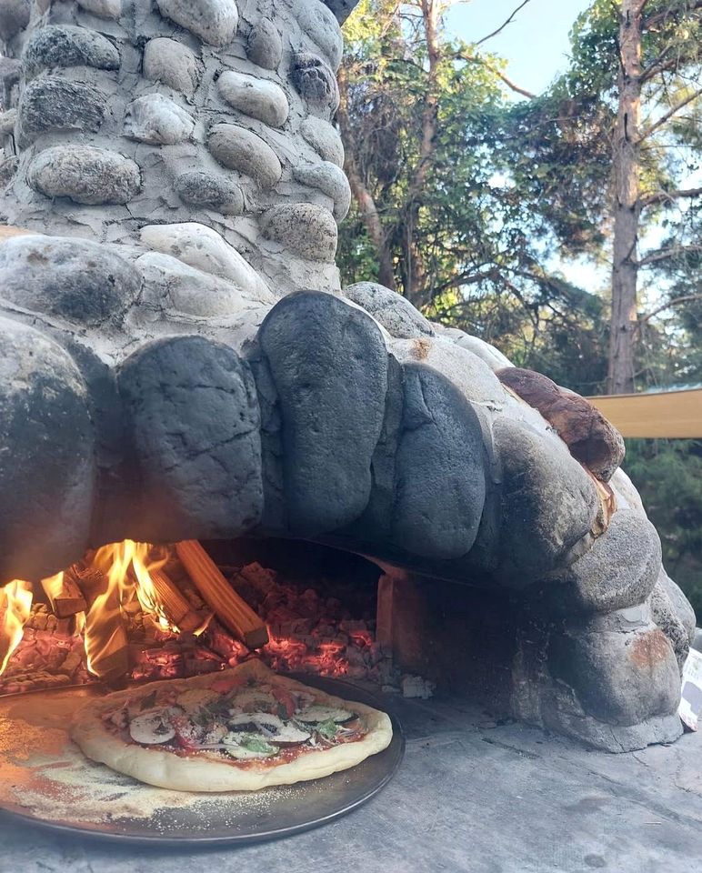 Family-Friendly Cabin Getaway with Fishing, Hiking & Sunset Views in Ontario, Canada