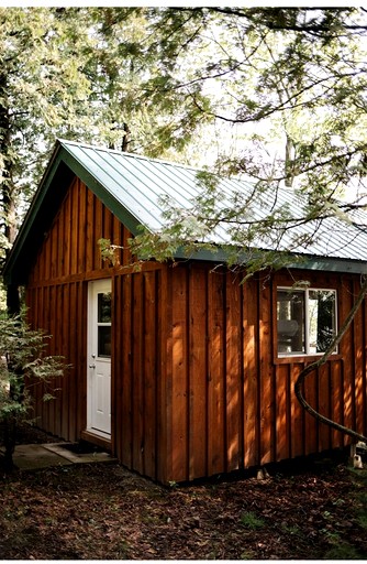 Family-Friendly Cabin Getaway with Fishing, Hiking & Sunset Views in Ontario, Canada