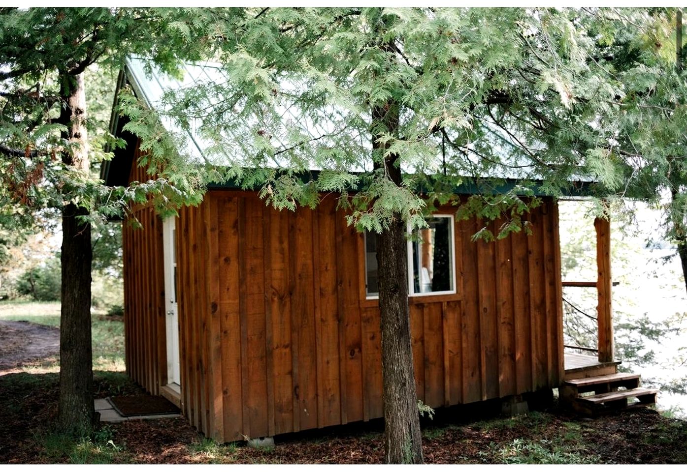 Family-Friendly Cabin Getaway with Fishing, Hiking & Sunset Views in Ontario, Canada