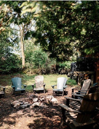 Cabins (Canada, Roseneath, Ontario)