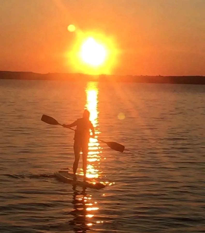 Family-Friendly Cabin Getaway with Fishing, Hiking & Sunset Views in Ontario, Canada