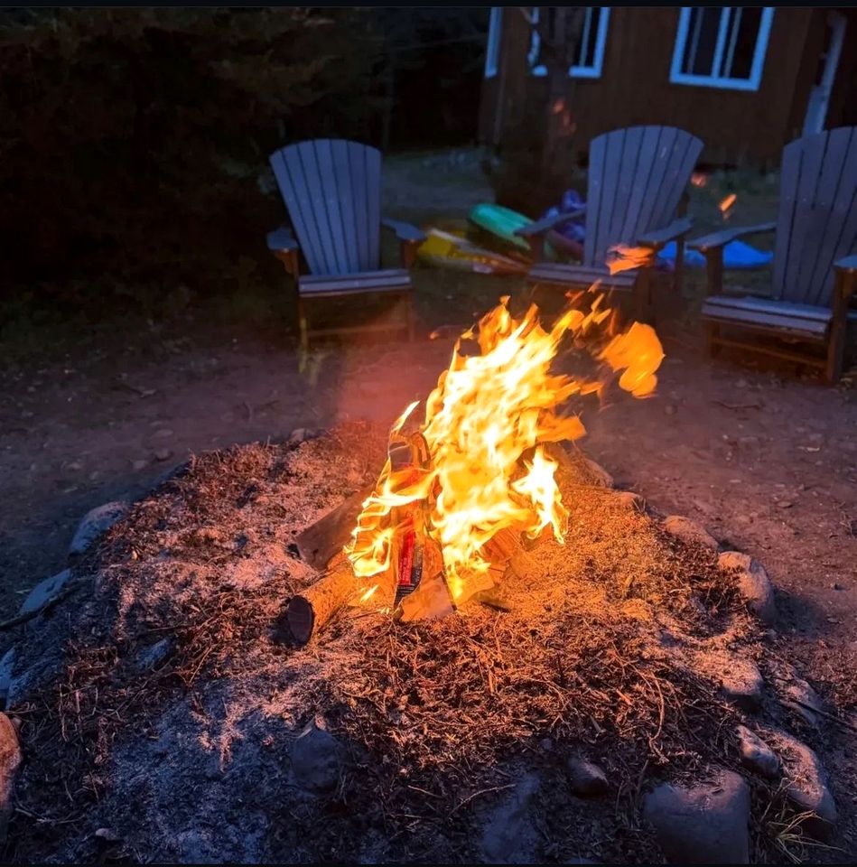 Family-Friendly Cabin Getaway with Fishing, Hiking & Sunset Views in Ontario, Canada