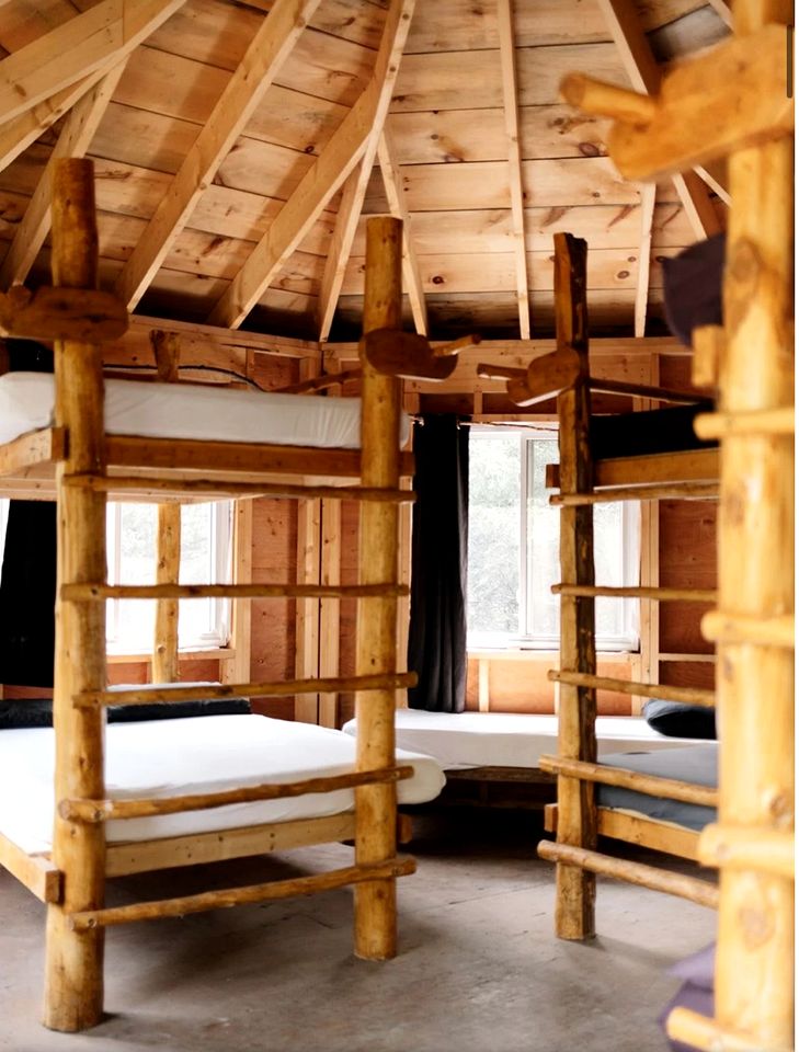 Spacious Lakeside Escape with Picnic Shelter, BBQs & Outdoor Adventures in Ontario, Canada