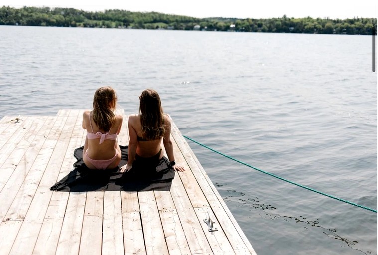 Cabins (Canada, Roseneath, Ontario)