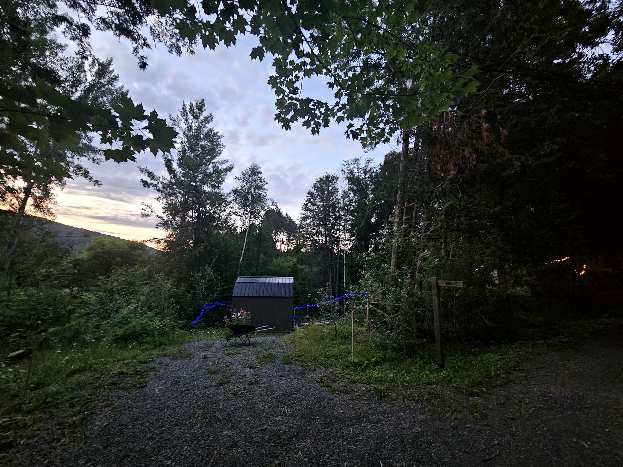 Cozy Wilderness Hideaway with Scenic Trails, Wildlife Views & Starry Nights in Quebec, Canada