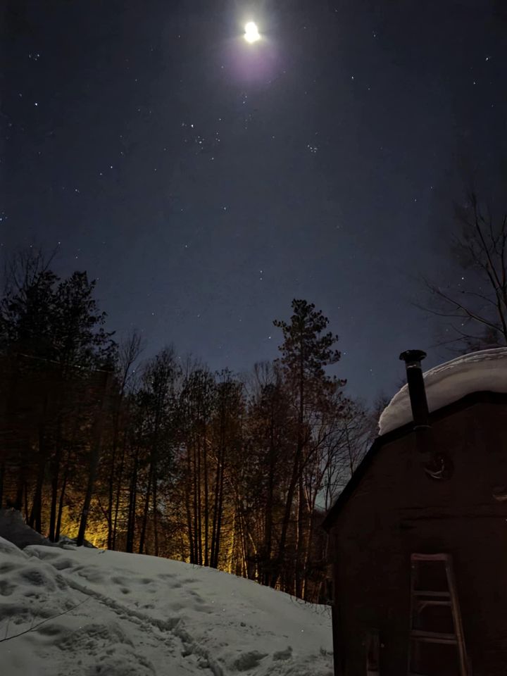 Cozy Wilderness Hideaway with Scenic Trails, Wildlife Views & Starry Nights in Quebec, Canada