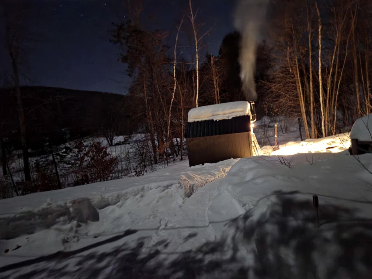 Cozy Wilderness Hideaway with Scenic Trails, Wildlife Views & Starry Nights in Quebec, Canada