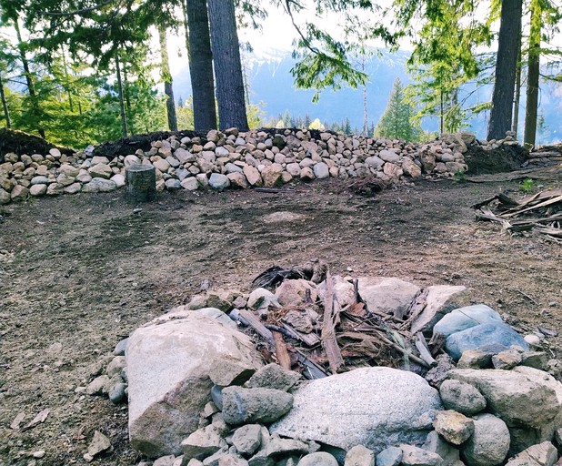 Cabins (Canada, Silverton, British Columbia)