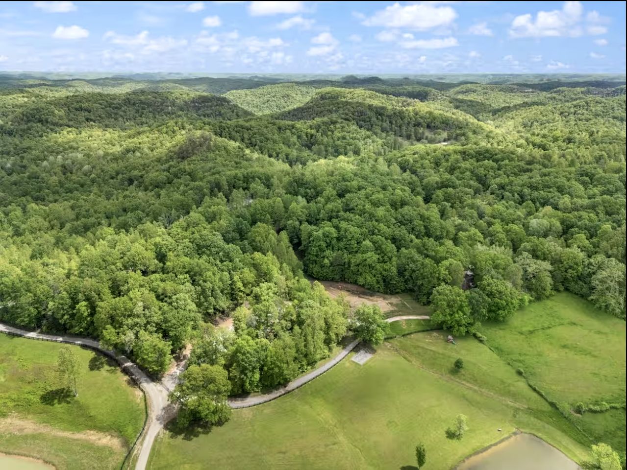 Tucked-Away Forest Retreat with Hot Tub & Comfort Touches in Stanton, Kentucky