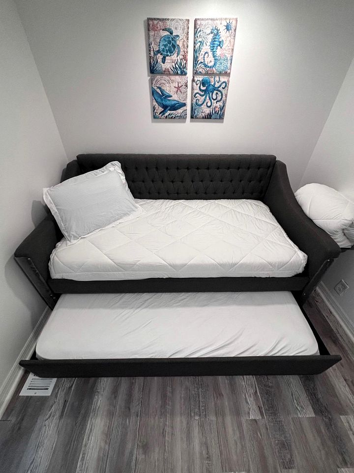 Relaxing Adults-Only Mobile Home with Bayfront Access & Game Room Near Bahia Beach, Ruskin, Florida