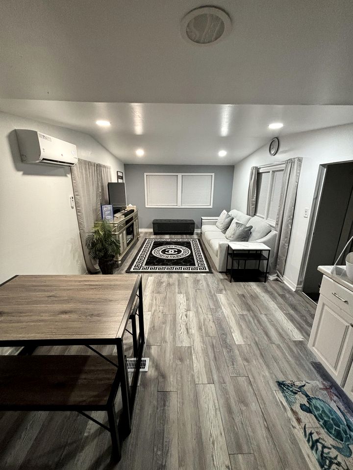 Relaxing Adults-Only Mobile Home with Bayfront Access & Game Room Near Bahia Beach, Ruskin, Florida