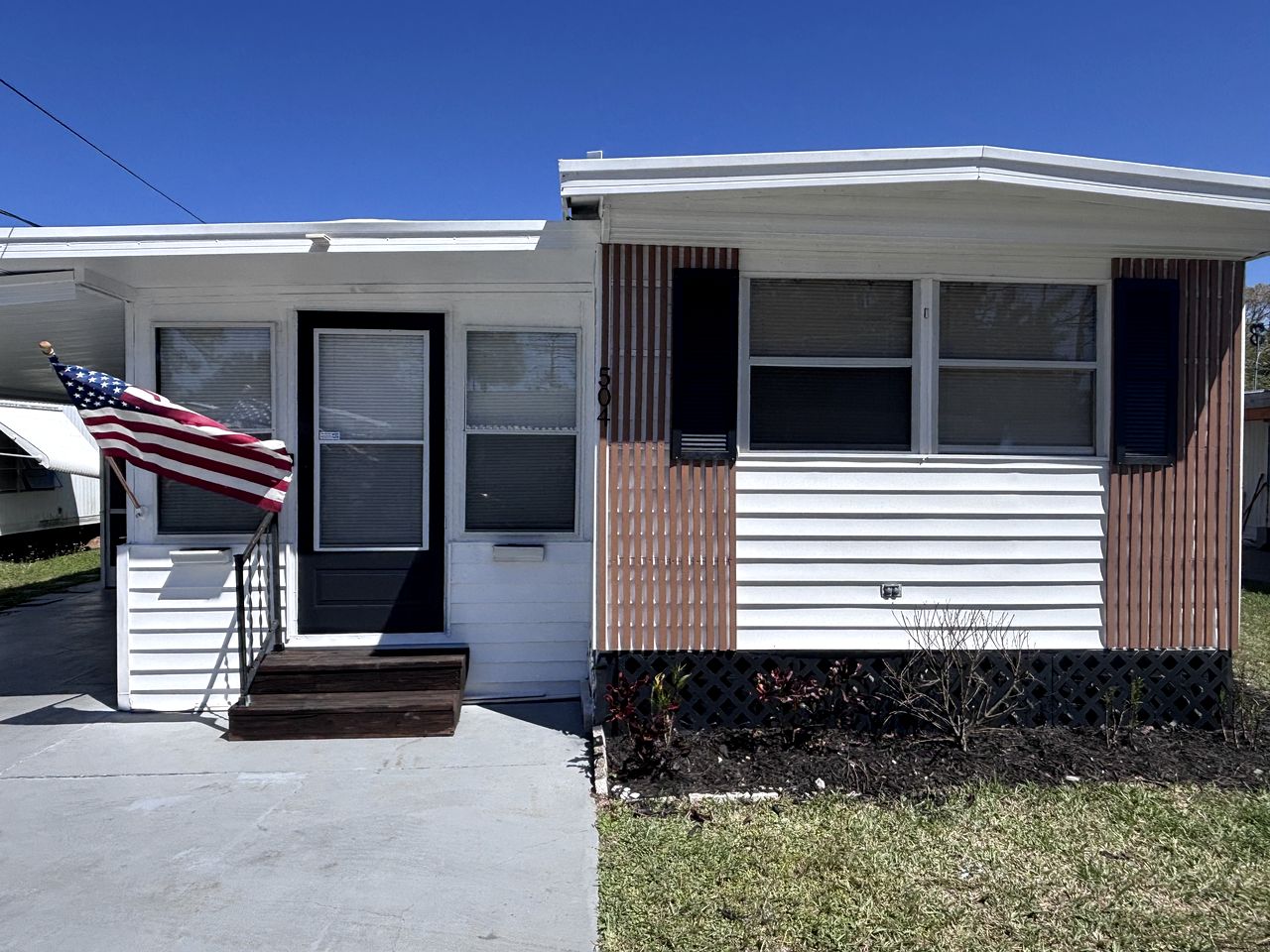 Relaxing Adults-Only Mobile Home with Bayfront Access & Game Room Near Bahia Beach, Ruskin, Florida
