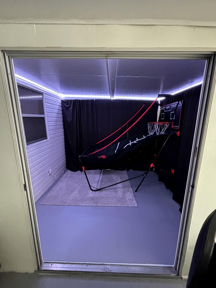 Relaxing Adults-Only Mobile Home with Bayfront Access & Game Room Near Bahia Beach, Ruskin, Florida