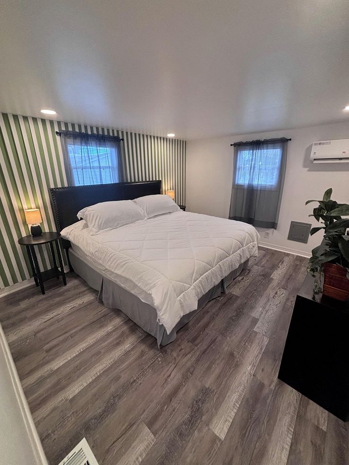 Relaxing Adults-Only Mobile Home with Bayfront Access & Game Room Near Bahia Beach, Ruskin, Florida