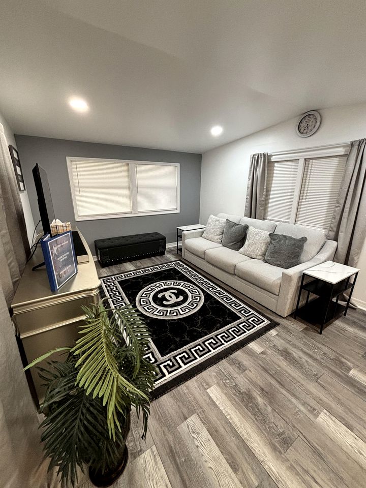 Relaxing Adults-Only Mobile Home with Bayfront Access & Game Room Near Bahia Beach, Ruskin, Florida