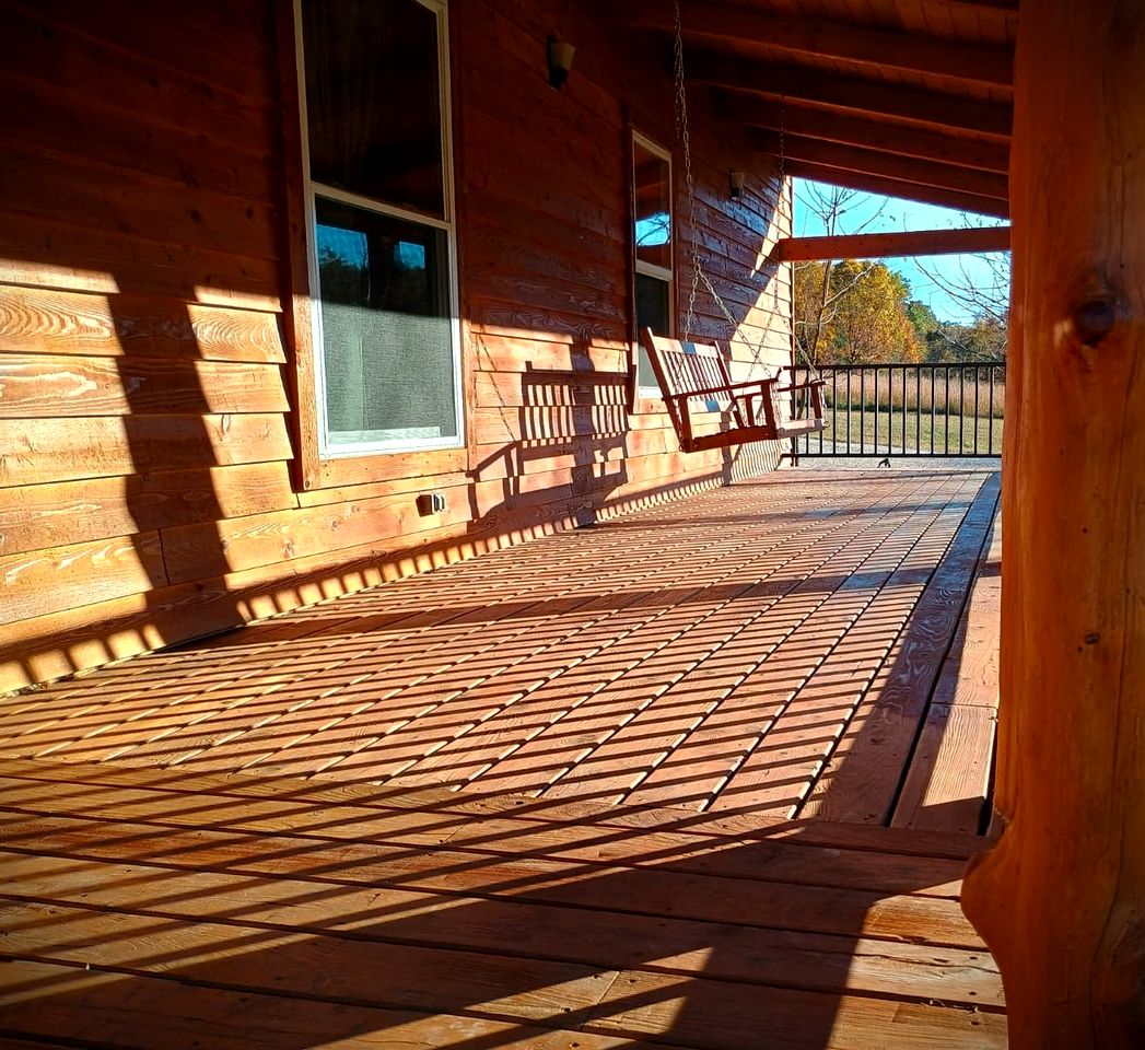 Peaceful Woodland Cabin with Balcony & Starry Nights in Steelville, Missouri