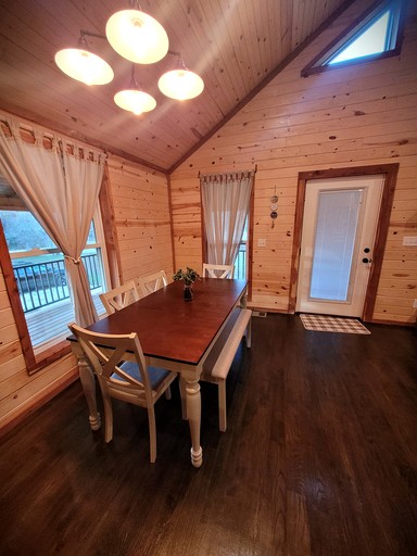 Cabins (United States of America, Steelville, Missouri)