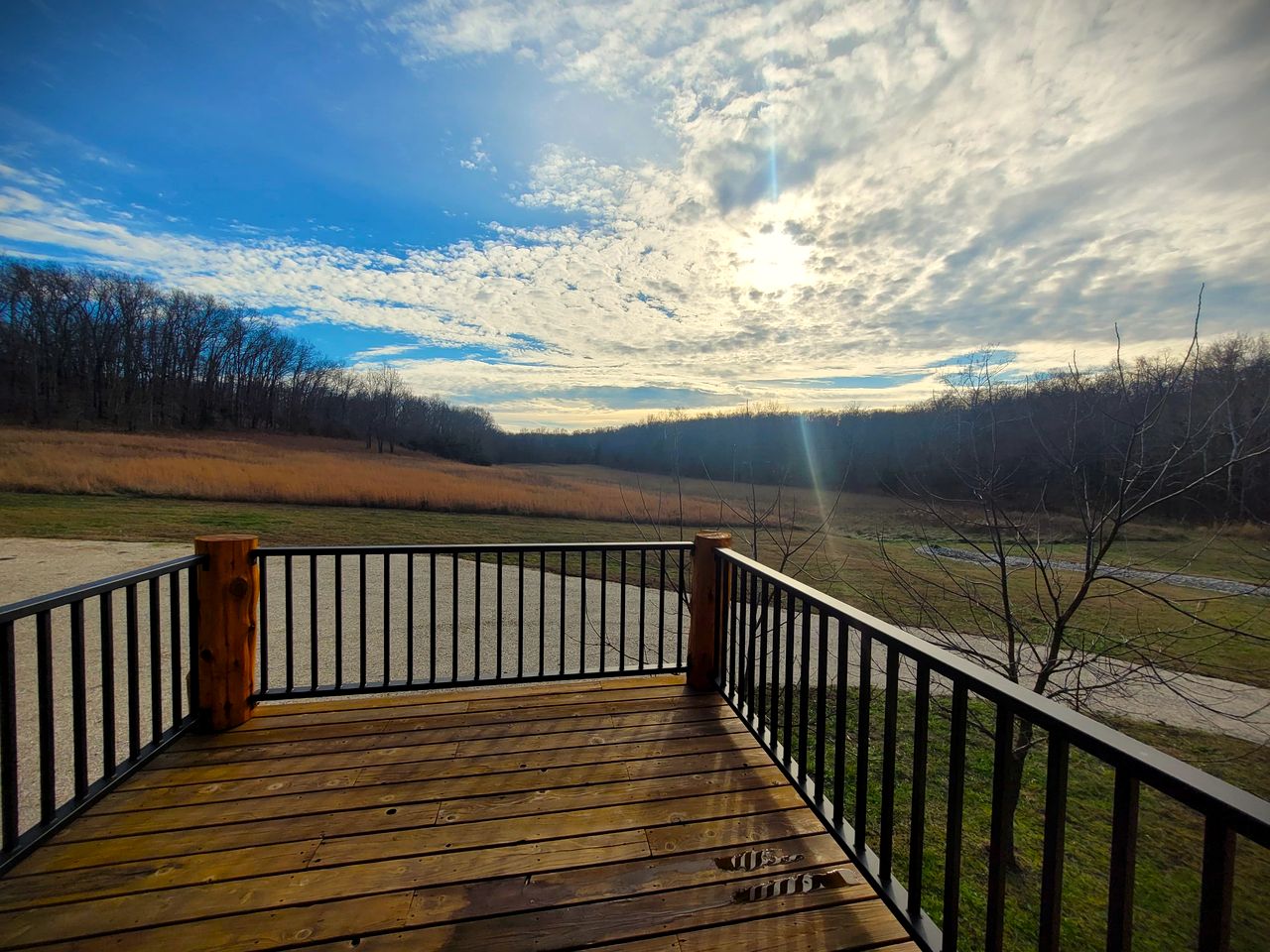 Peaceful Woodland Cabin with Balcony & Starry Nights in Steelville, Missouri