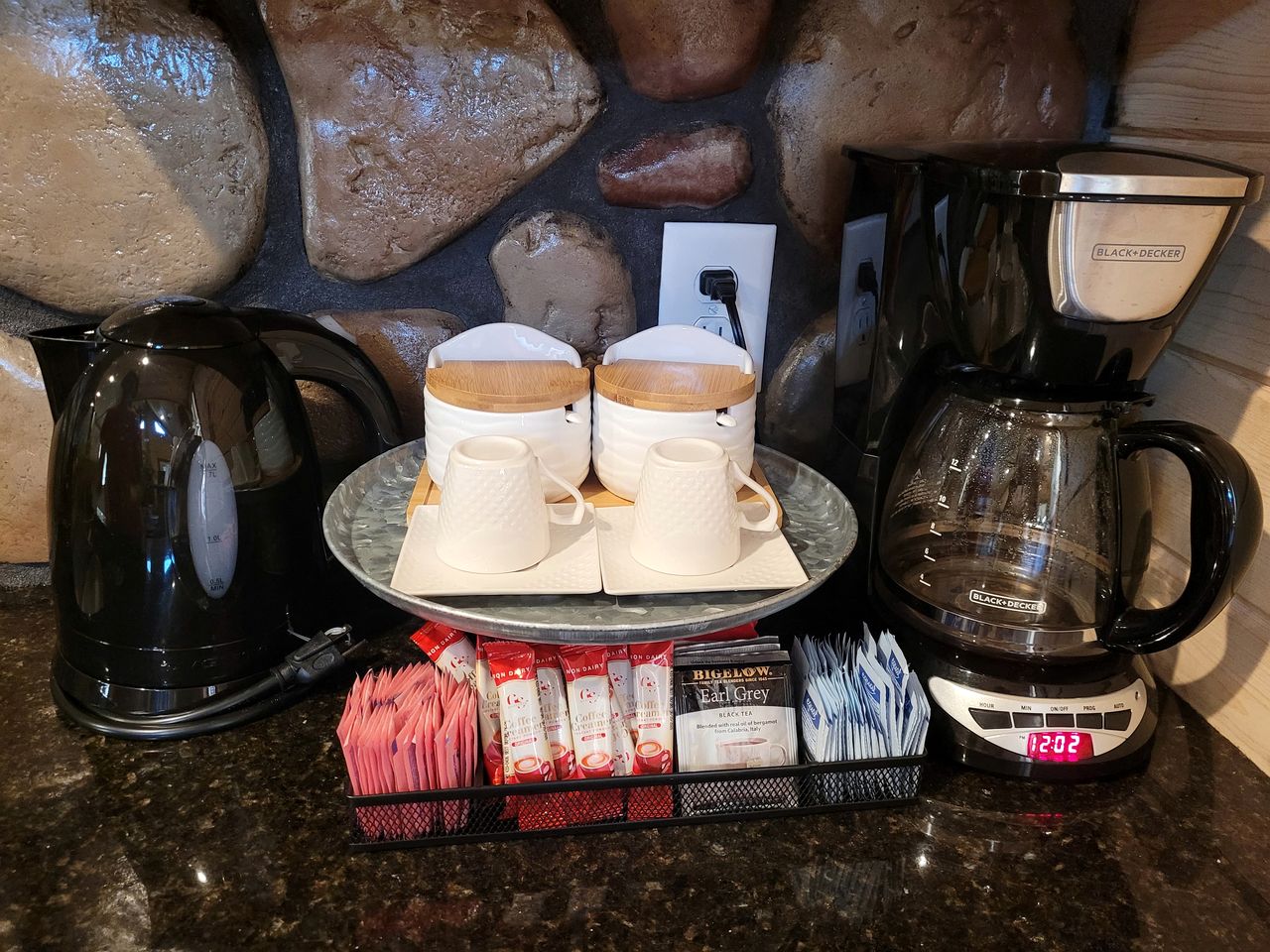 Peaceful Woodland Cabin with Balcony & Starry Nights in Steelville, Missouri