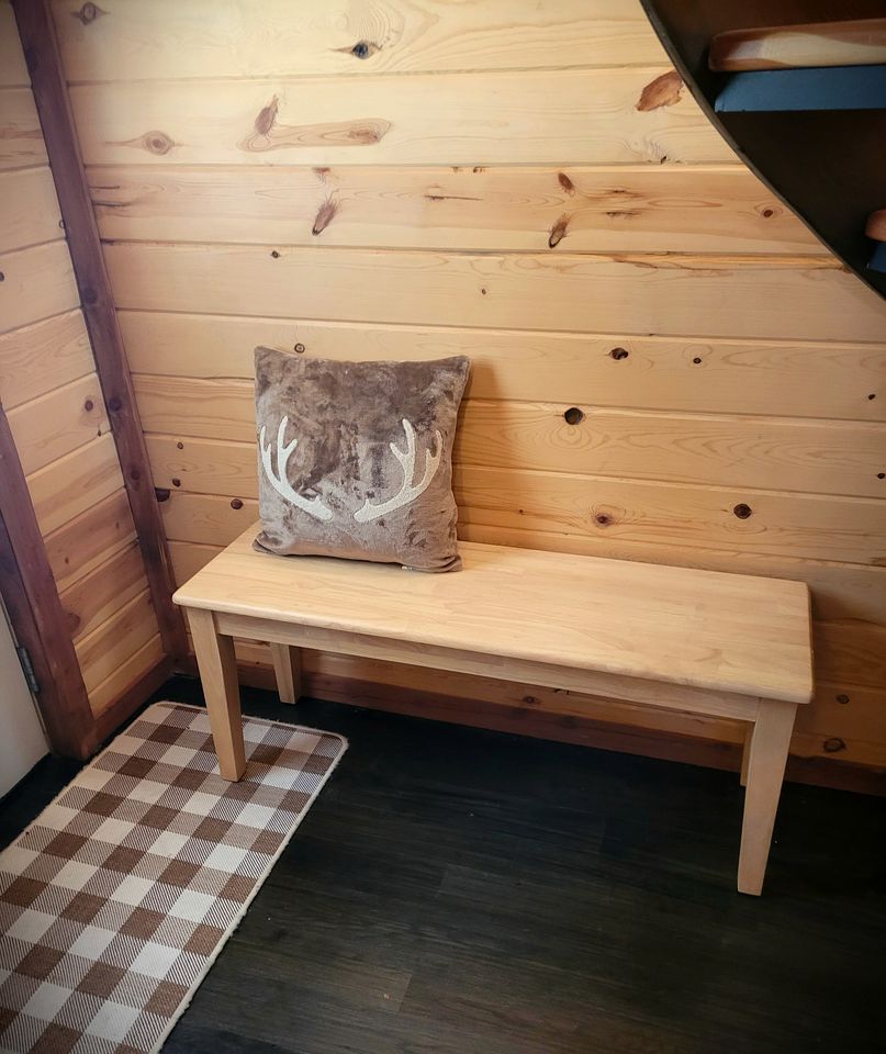 Peaceful Woodland Cabin with Balcony & Starry Nights in Steelville, Missouri