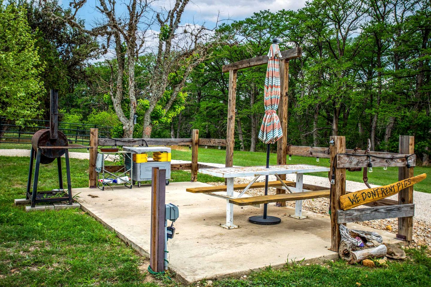 Peaceful Waterfront Retreat with Private Riverfront & Wildlife Views in Medina, Texas