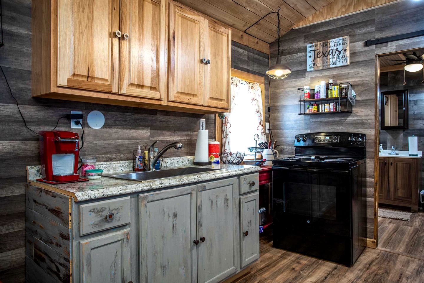 Peaceful Waterfront Retreat with Private Riverfront & Wildlife Views in Medina, Texas