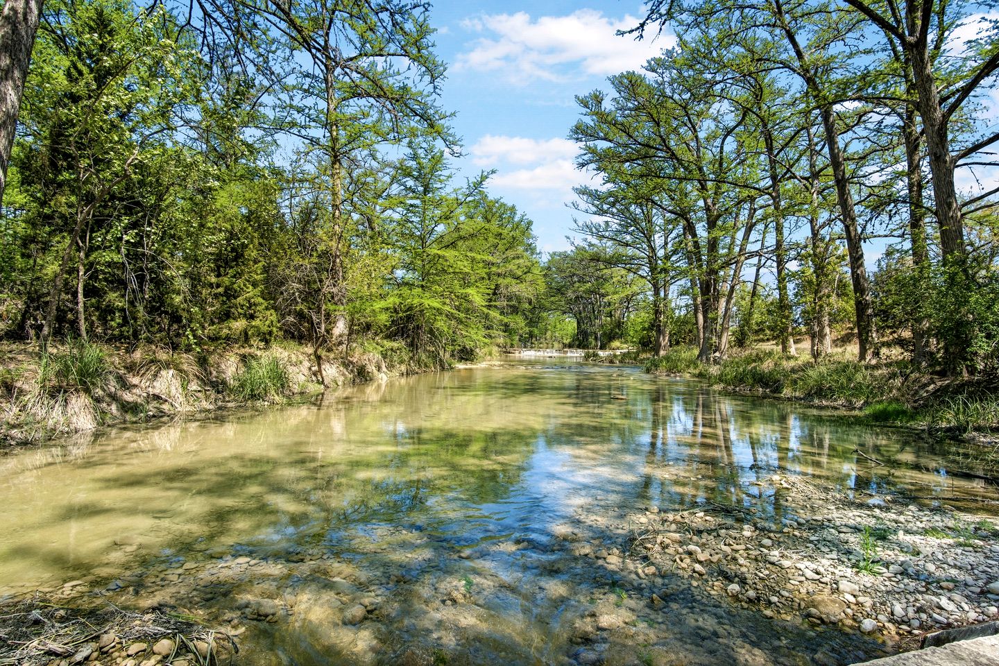 Peaceful Waterfront Retreat with Private Riverfront & Wildlife Views in Medina, Texas