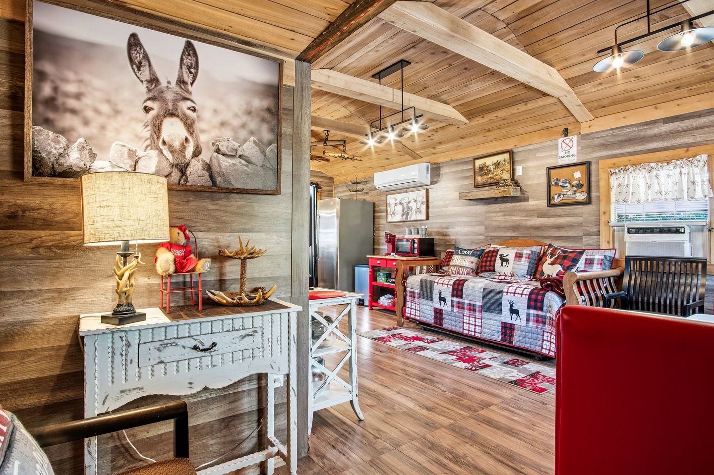 Peaceful Waterfront Retreat with Private Riverfront & Wildlife Views in Medina, Texas