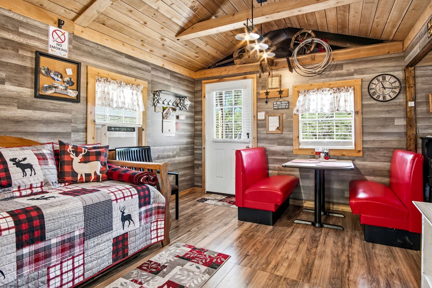 Peaceful Waterfront Retreat with Private Riverfront & Wildlife Views in Medina, Texas