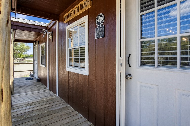 Cabins (United States of America, Medina, Texas)
